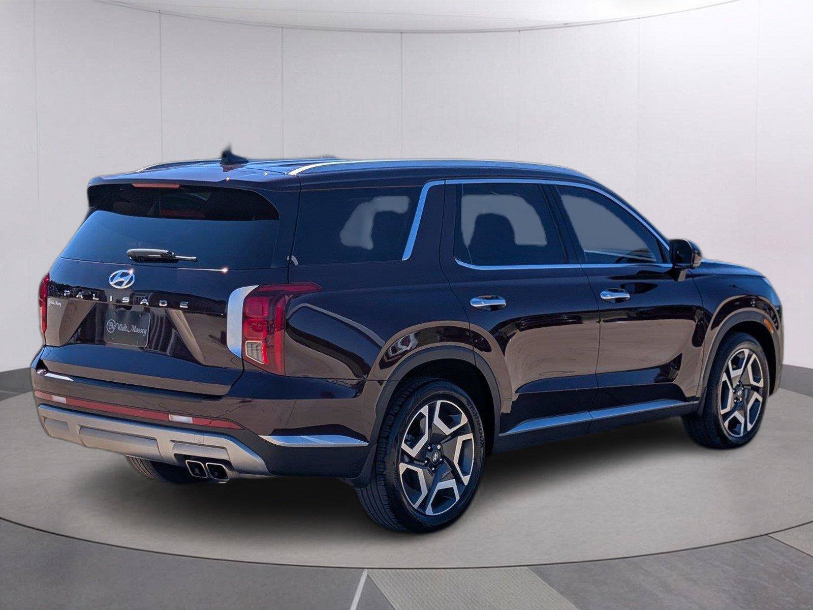 Used 2023 Hyundai Palisade SEL FWD image 7