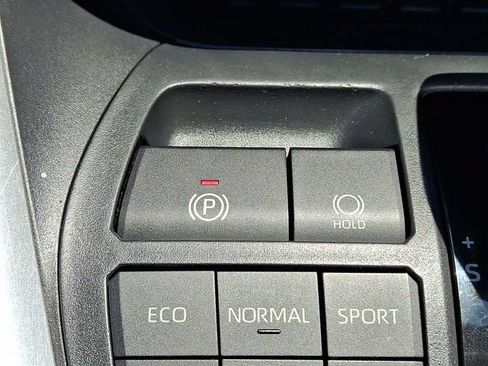 Used 2019 Toyota RAV4 XLE Premium w/ Cold Weather Package AWD/4WD image 25