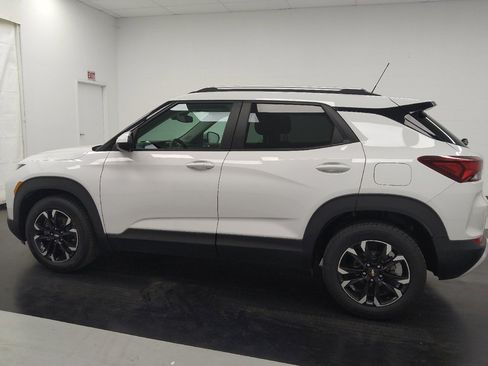 Used 2021 Chevrolet TrailBlazer LT w/ Convenience Package image 3