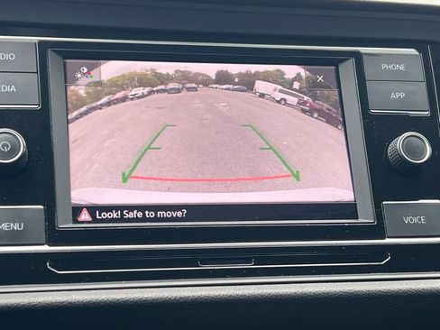 Used 2024 Volkswagen Jetta SE image 23