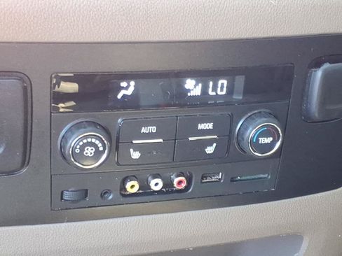Used 2015 Chevrolet Suburban LTZ AWD/4WD image 15
