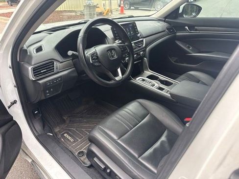 Used 2022 Honda Accord Touring image 16