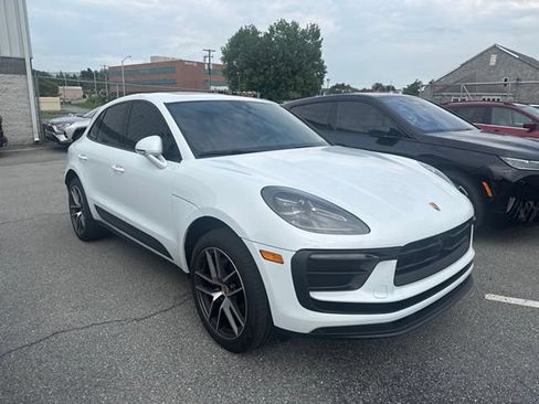 Used 2024 Porsche Macan AWD/4WD image 5