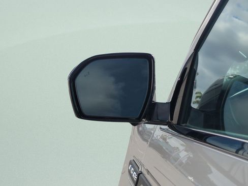 Used 2023 Lincoln Navigator L Reserve AWD/4WD image 29