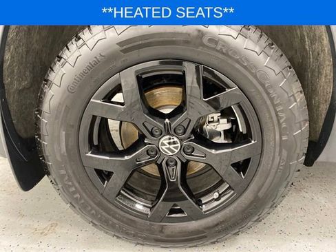 Certified 2024 Volkswagen Atlas Peak Edition SEL image 8