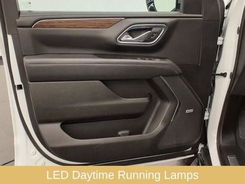 Used 2023 Chevrolet Suburban Premier image 23