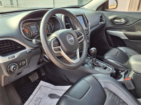 Used 2022 Jeep Cherokee Latitude w/ Sun & Sound Group AWD/4WD image 12