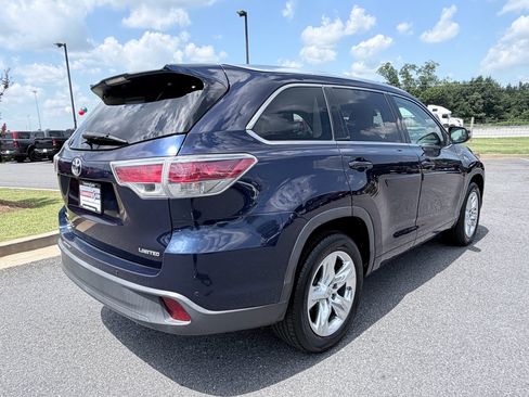 Used 2015 Toyota Highlander Limited w/ Driver Technology Package FWD image 6