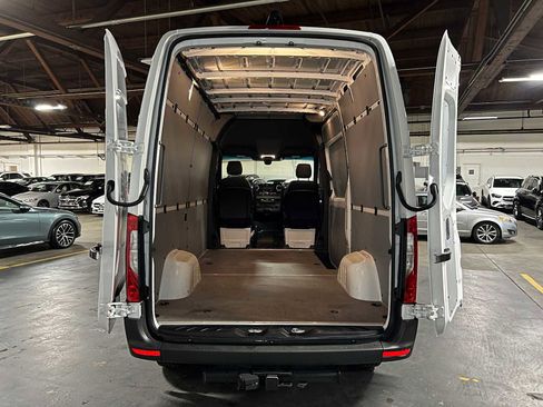 Used 2025 Mercedes-Benz Sprinter 2500 image 17