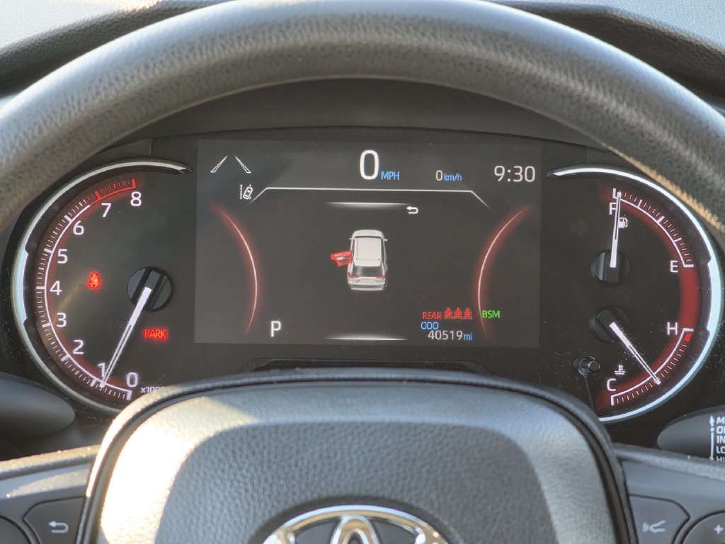 Used 2025 Toyota RAV4 XLE FWD image 16