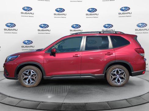Used 2022 Subaru Forester Premium AWD/4WD image 3