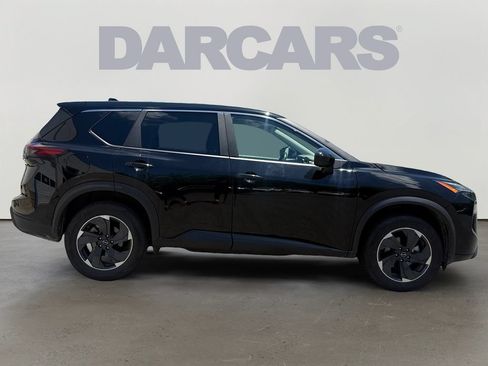 Used 2025 Nissan Rogue SV FWD image 8