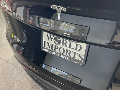 Used 2023 Tesla Model Y 2WD image 17