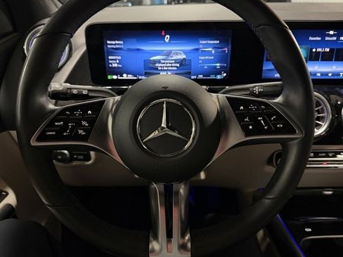 Used 2025 Mercedes-Benz GLA 250 4MATIC image 14