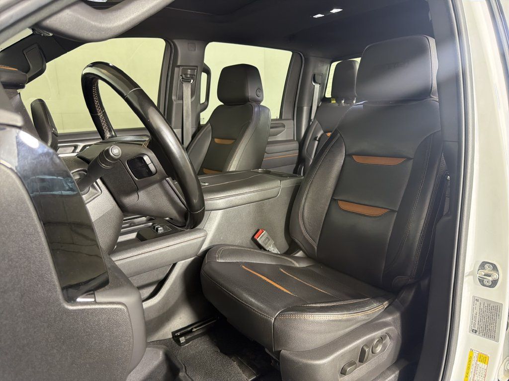 Used 2024 GMC Sierra 2500 AT4 w/ AT4 Premium Plus Package AWD/4WD image 4