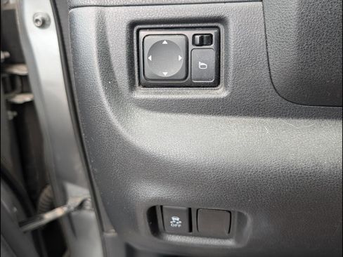 Used 2014 Nissan Versa Note SV FWD image 17