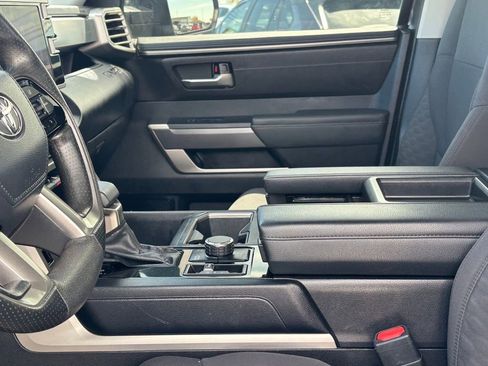 Used 2022 Toyota Tundra SR5 AWD/4WD image 10
