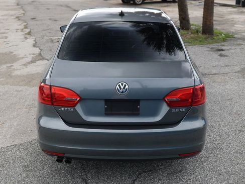 Used 2012 Volkswagen Jetta SE FWD image 6