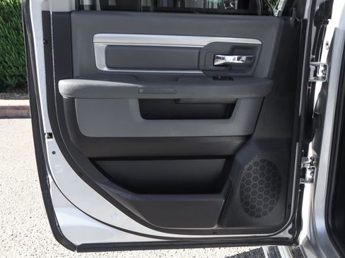 Used 2016 RAM 1500 Big Horn RWD image 40