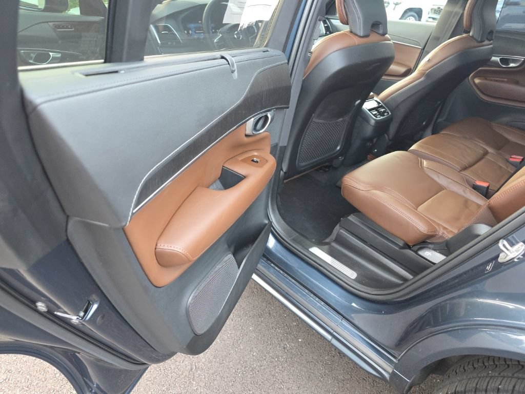 Used 2024 Volvo XC90 B6 Ultimate AWD/4WD image 12