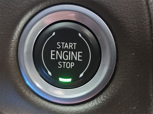 Certified 2021 Chevrolet Suburban LT image 17