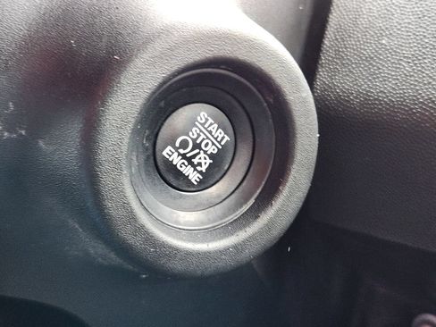 Used 2025 RAM ProMaster 2500 FWD image 21