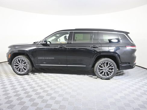 Used 2021 Jeep Grand Cherokee L Summit image 3
