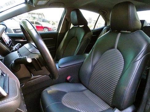 Used 2022 Toyota Camry SE FWD image 19