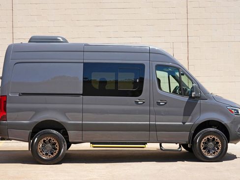 Used 2021 Mercedes-Benz Sprinter 2500 w/ Comfort Plus Package image 55