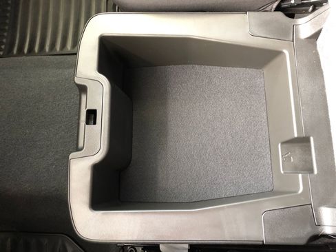 Used 2025 Chevrolet Silverado 1500 LT AWD/4WD image 22