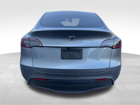 Used 2025 Tesla Model Y Long Range RWD image 6