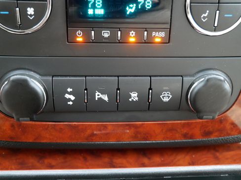 Used 2008 Chevrolet Avalanche LTZ w/ LTZ Preferred Equipment Group AWD/4WD image 22