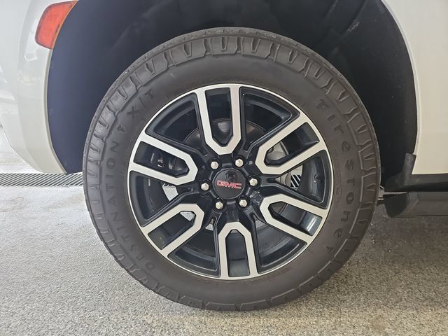 Used 2021 GMC Yukon XL AT4 w/ AT4 Premium Plus Package AWD/4WD image 26