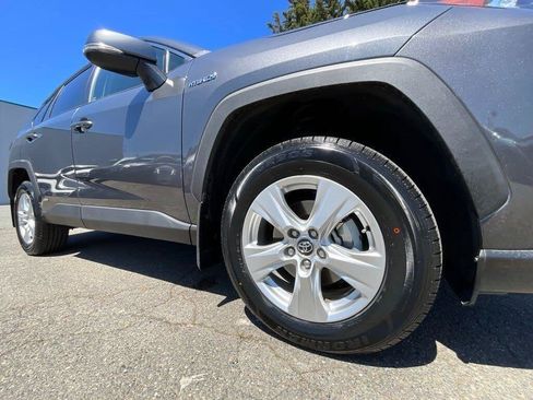 Used 2020 Toyota RAV4 XLE w/ Convenience Package AWD/4WD image 10