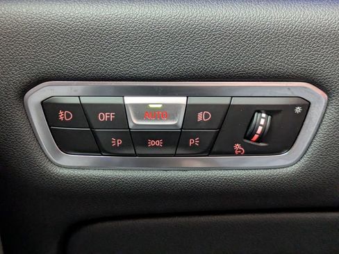 Used 2022 BMW X7 xDrive40i w/ Premium Package image 36