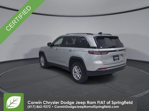 Used 2023 Jeep Grand Cherokee Laredo AWD/4WD image 11