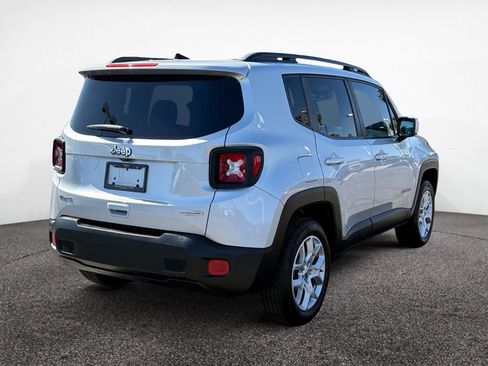 Used 2018 Jeep Renegade Latitude w/ Popular Equipment Group AWD/4WD image 5