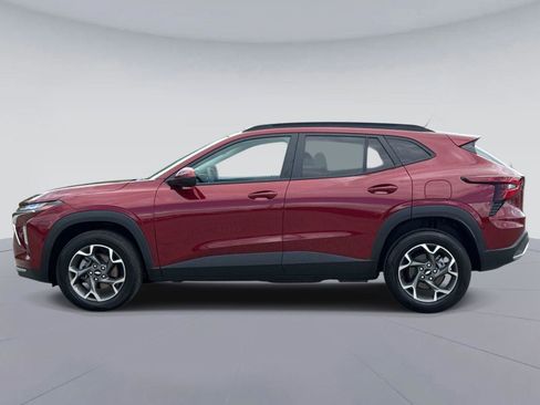 Used 2024 Chevrolet Trax LT FWD image 7