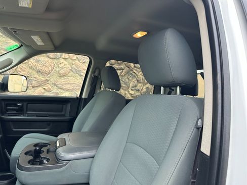 Used 2018 RAM 2500 Tradesman w/ Chrome Appearance Group image 14