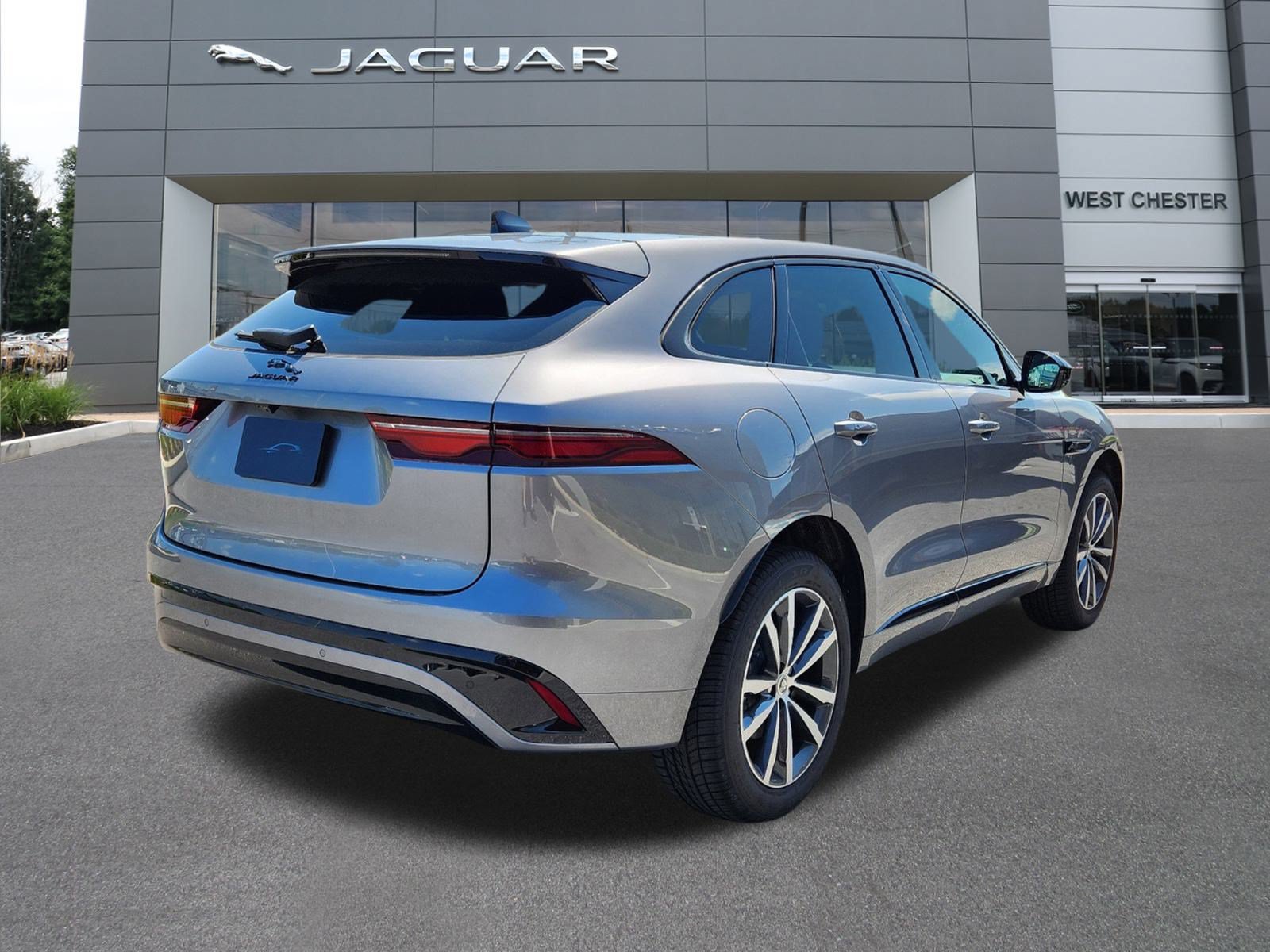 Used 2025 Jaguar F-PACE R-Dynamic S AWD/4WD image 4