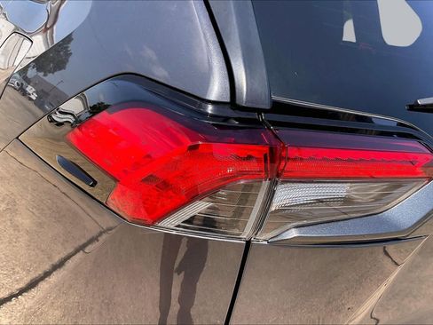Used 2024 Toyota RAV4 XLE FWD image 29