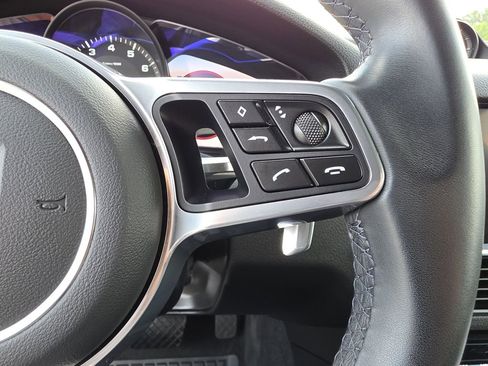 Used 2023 Porsche Cayenne Platinum Edition image 41