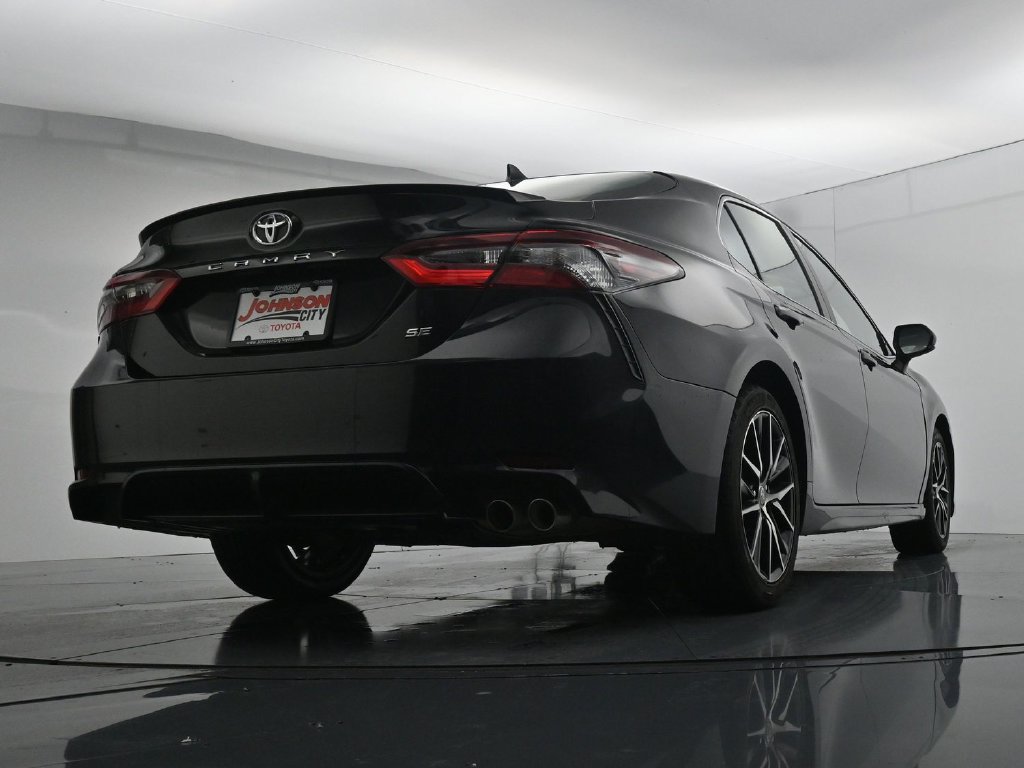 Used 2024 Toyota Camry SE FWD image 40