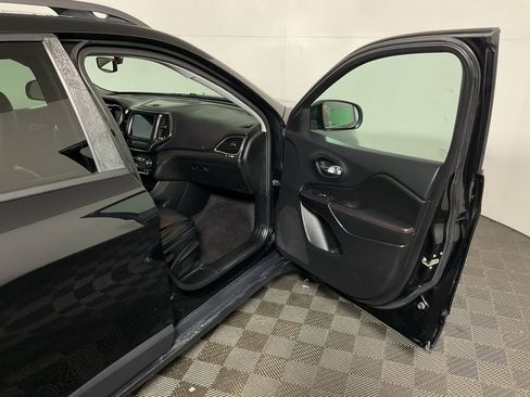 Used 2019 Jeep Cherokee Trailhawk w/ Comfort/Convenience Group image 36