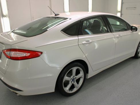 Used 2016 Ford Fusion SE image 10