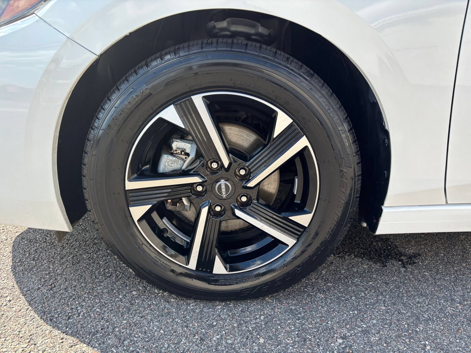 Used 2025 Nissan Sentra SV FWD image 27