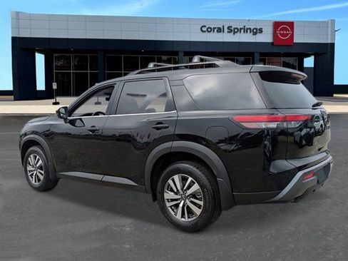 New 2026 Nissan Pathfinder SL FWD image 3