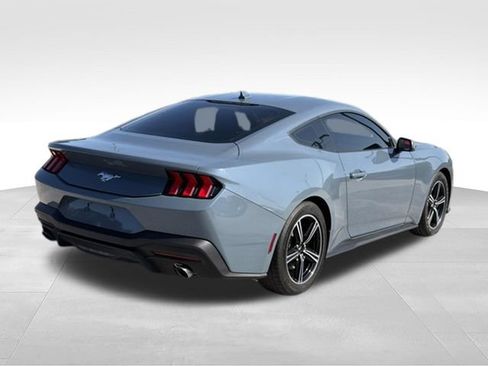 Used 2025 Ford Mustang Coupe RWD image 4