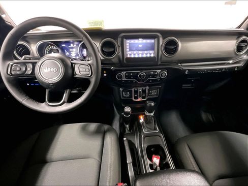 Used 2023 Jeep Wrangler Unlimited w/ Cold Weather Group image 21