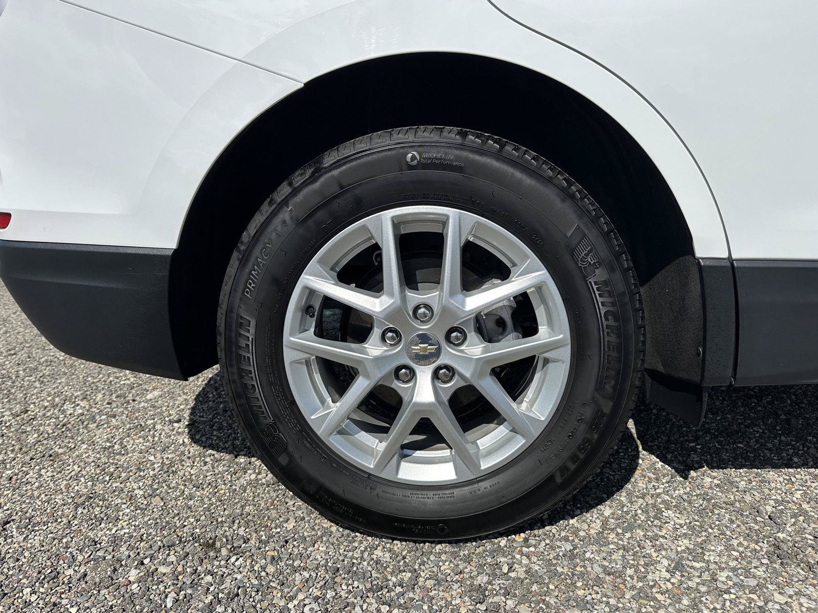 Used 2024 Chevrolet Equinox LT FWD image 23